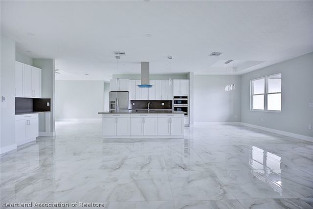 2011 W Falcon Road, Avon Park, FL 33825