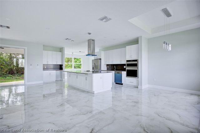 2011 W Falcon Road, Avon Park, FL 33825