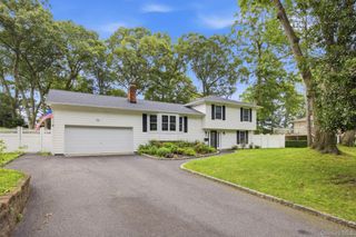 57 Brooksite Drive, Smithtown, NY 11787