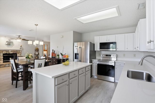 14814 Drayton Drive, Noblesville, IN 46062