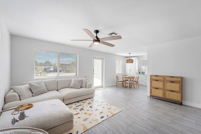 5923 Mango Road, West Palm Beach, FL 33413