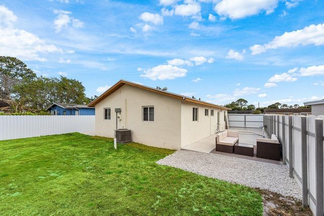 5923 Mango Road, West Palm Beach, FL 33413