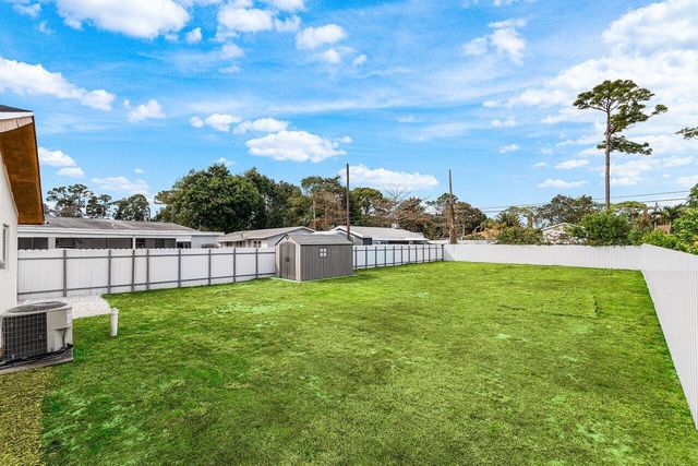 5923 Mango Road, West Palm Beach, FL 33413