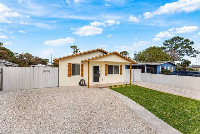 5923 Mango Road, West Palm Beach, FL 33413