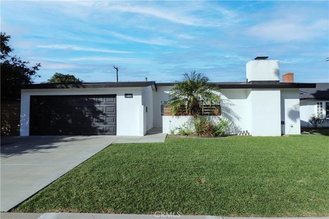 15271 Yorkshire, Huntington Beach, CA 92647