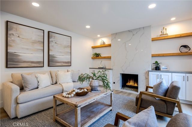 15271 Yorkshire, Huntington Beach, CA 92647