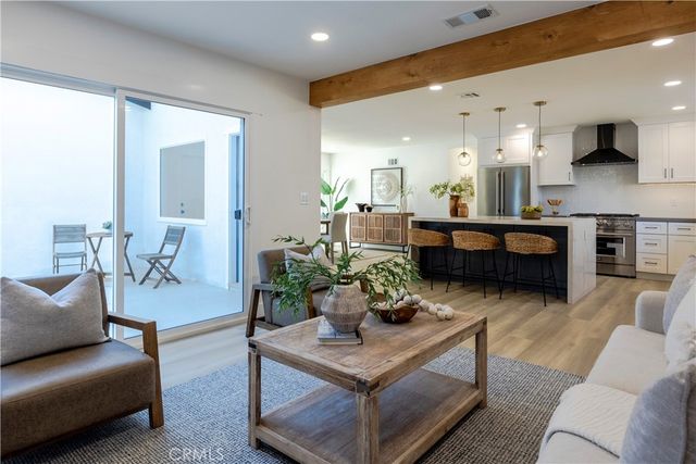 15271 Yorkshire, Huntington Beach, CA 92647