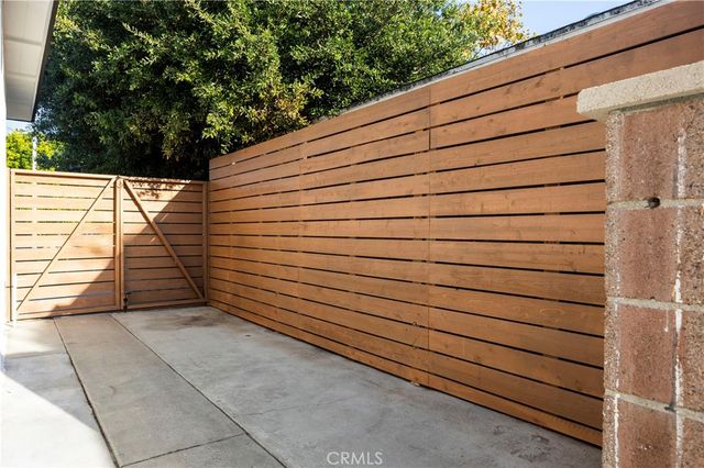 15271 Yorkshire, Huntington Beach, CA 92647