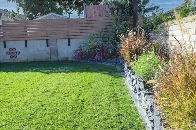 15271 Yorkshire, Huntington Beach, CA 92647