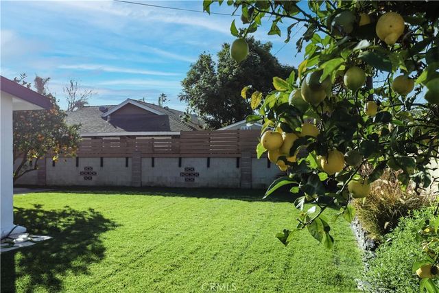 15271 Yorkshire, Huntington Beach, CA 92647