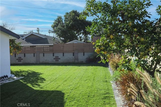 15271 Yorkshire, Huntington Beach, CA 92647
