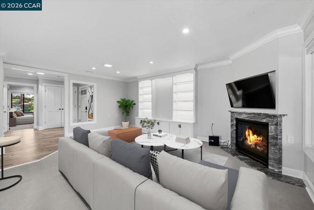 2741 Golden Rain Rd 7, Walnut Creek, CA 94595