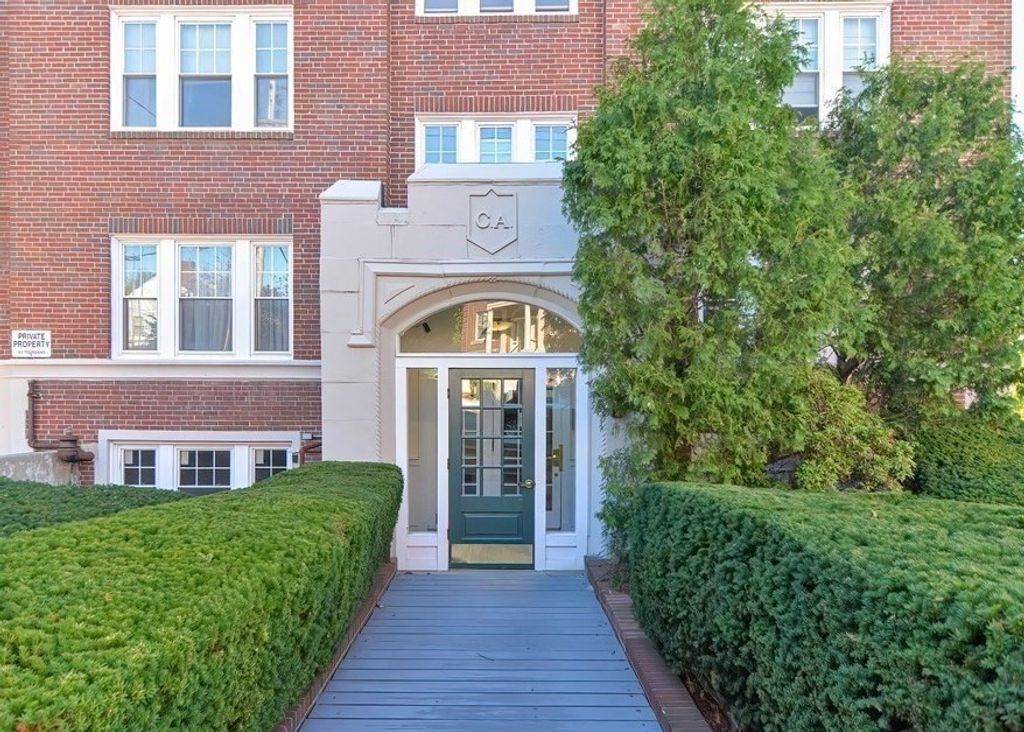 21 Bradlee Rd 52, Medford, MA 02155