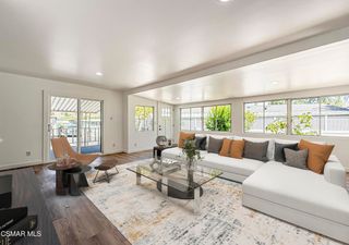 195 Tierra Rejada Road 20, Simi Valley, CA 93065