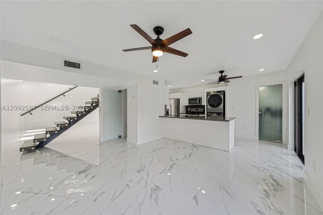 8745 NW 150th Ter, Miami Lakes, FL 33018