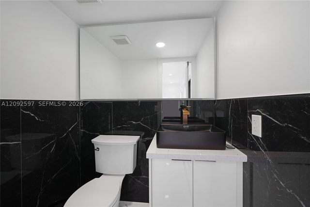 8745 NW 150th Ter, Miami Lakes, FL 33018
