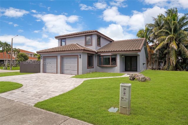8745 NW 150th Ter, Miami Lakes, FL 33018