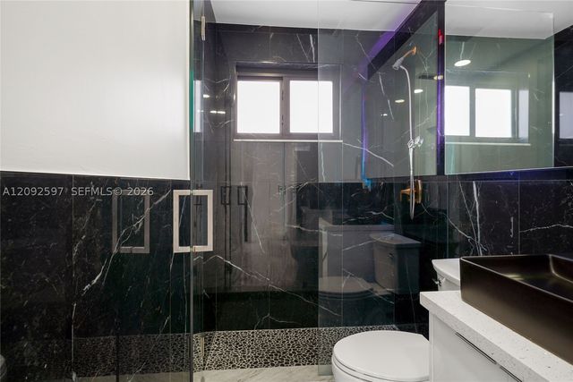 8745 NW 150th Ter, Miami Lakes, FL 33018