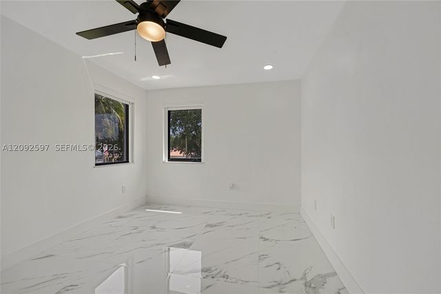 8745 NW 150th Ter, Miami Lakes, FL 33018