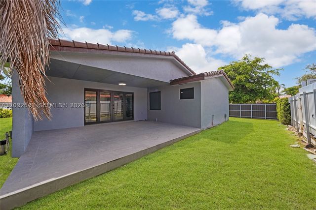 8745 NW 150th Ter, Miami Lakes, FL 33018