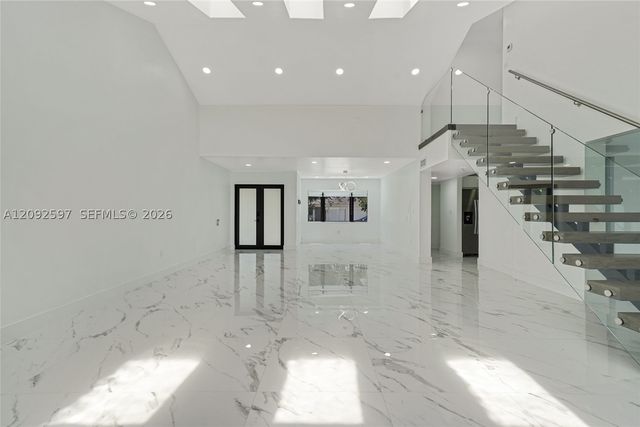 8745 NW 150th Ter, Miami Lakes, FL 33018