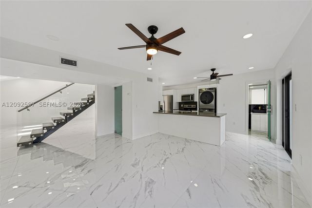 8745 NW 150th Ter, Miami Lakes, FL 33018