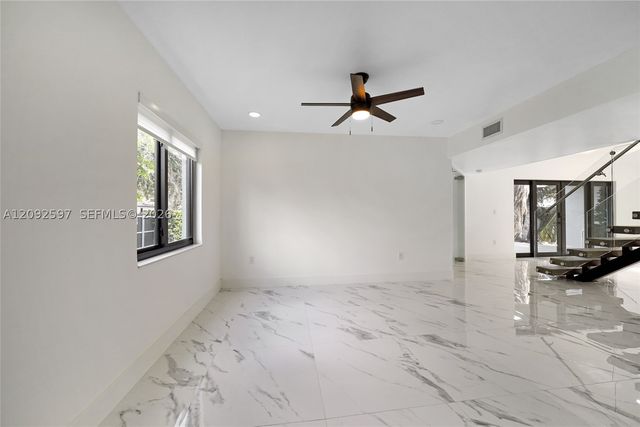 8745 NW 150th Ter, Miami Lakes, FL 33018