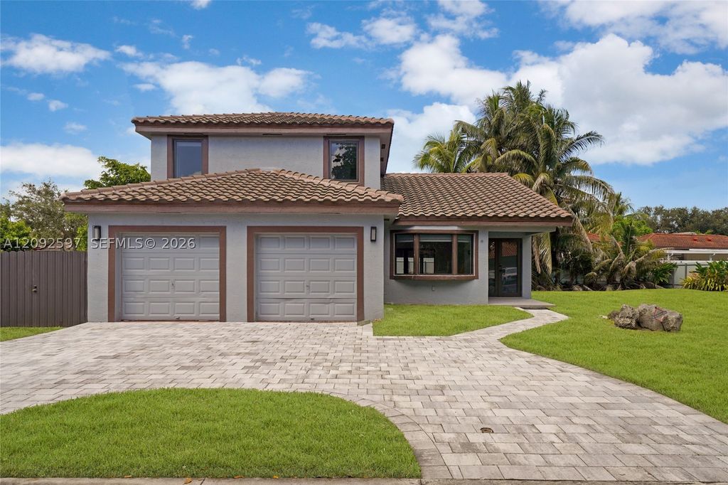 8745 NW 150th Ter, Miami Lakes, FL 33018