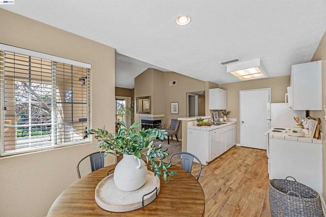 7016 Stagecoach Rd G, Dublin, CA 94568