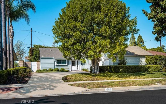1429 E Fairway, Orange, CA 92866
