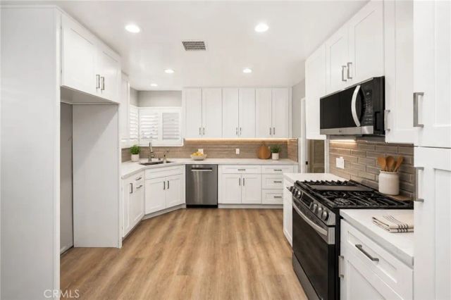1429 E Fairway, Orange, CA 92866