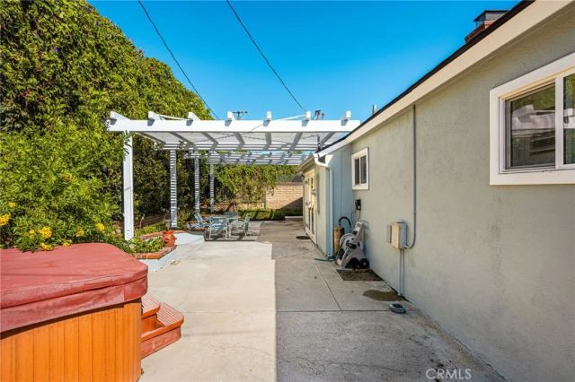 1429 E Fairway, Orange, CA 92866