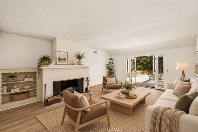 1429 E Fairway, Orange, CA 92866