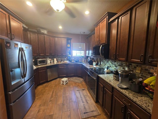 322 FOXHILL COURT, Debary, FL 32713