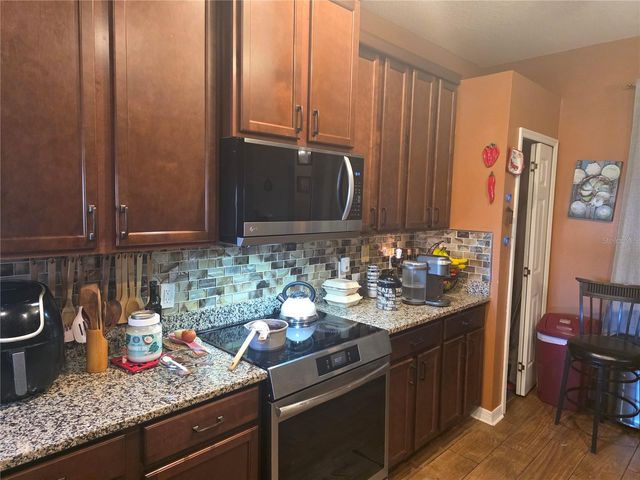 322 FOXHILL COURT, Debary, FL 32713