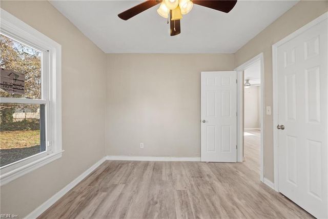 15 Henry ST, Hampton, VA 23669
