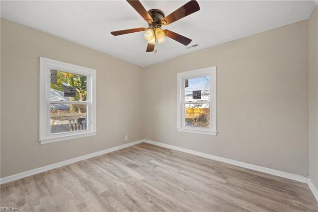 15 Henry ST, Hampton, VA 23669