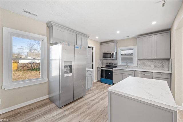 15 Henry ST, Hampton, VA 23669