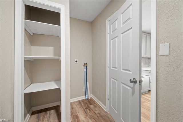 15 Henry ST, Hampton, VA 23669