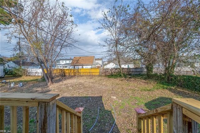 15 Henry ST, Hampton, VA 23669