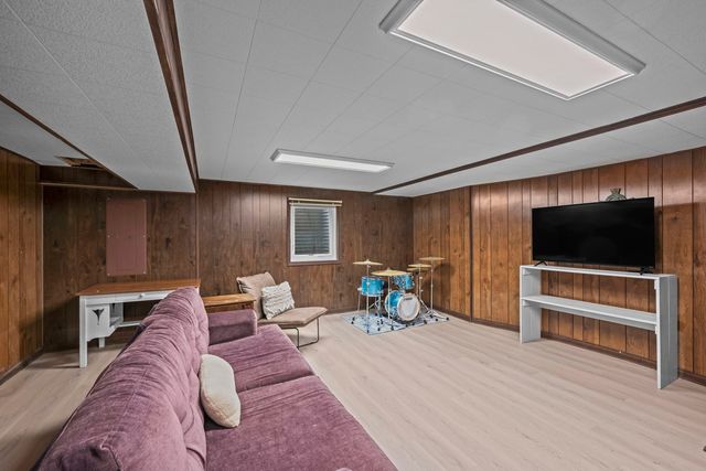 1505 S Kennicott Avenue, Arlington Heights, IL 60005
