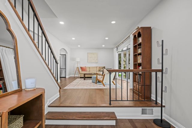 1505 S Kennicott Avenue, Arlington Heights, IL 60005