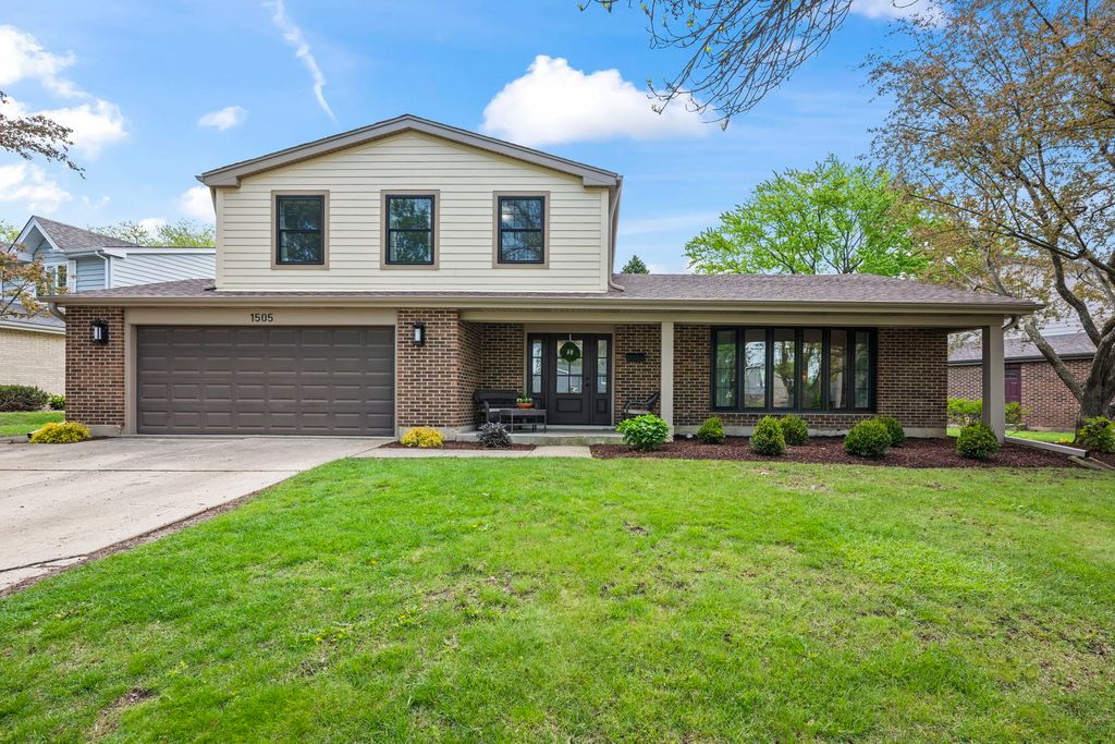 1505 S Kennicott Avenue, Arlington Heights, IL 60005
