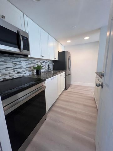 290 Sunrise Dr 1-H, Key Biscayne, FL 33149