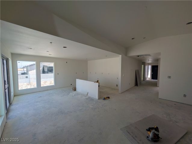 1280 South Yosemite Avenue, Pahrump, NV 89048