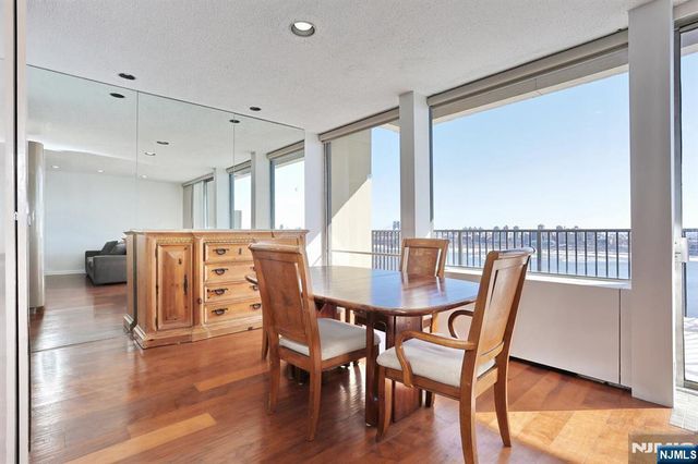 3 Horizon Road 1432, Fort Lee, NJ 07024