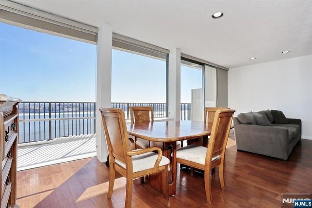 3 Horizon Road 1432, Fort Lee, NJ 07024