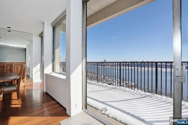 3 Horizon Road 1432, Fort Lee, NJ 07024