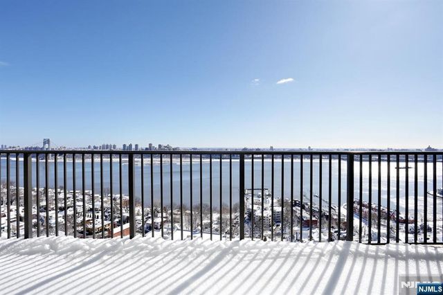 3 Horizon Road 1432, Fort Lee, NJ 07024