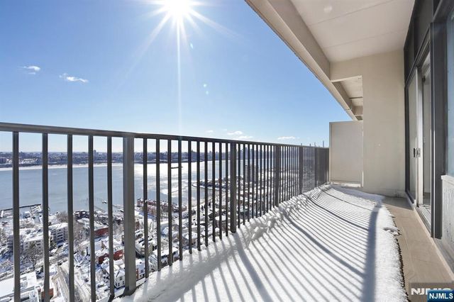 3 Horizon Road 1432, Fort Lee, NJ 07024